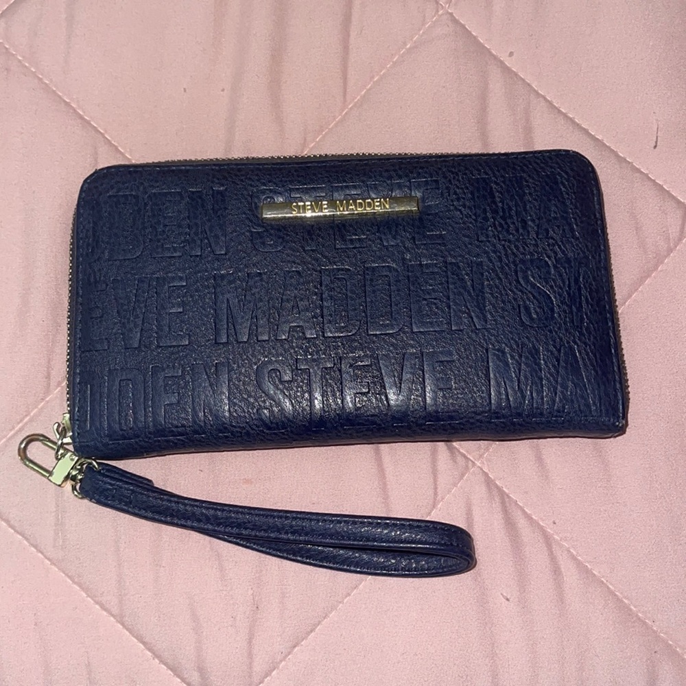 Steve Madden wristlet wallet